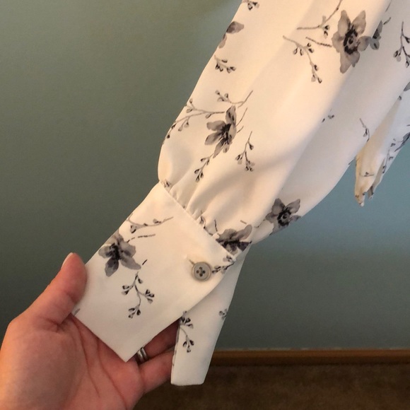 NWOT Loft Floral Watercolor blouse - Picture 2 of 4